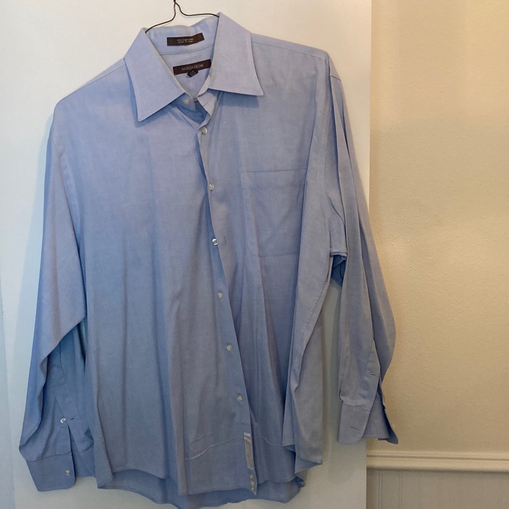 MEN’S NORDSTROM BLUE BUTTON DOWN DRESS SHIRT!